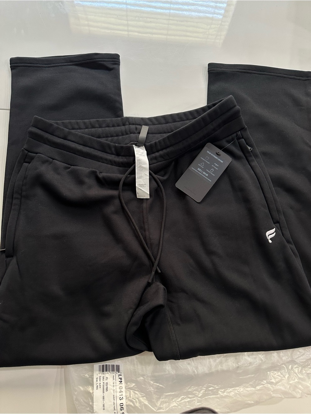 Fabletics Men's The Go-To Straight Leg Black Sweatpants Size Large Regular BNWT